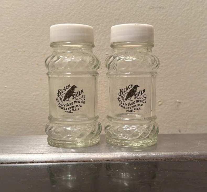 BLACK RAVEN KELLY AXE CHARLSTON W.V. USA AXES TOOLS SALT & PEPPER SHAKERS - Image 1 of 2