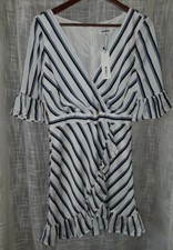 👗BB Dakota Short Sleeve Striped Ruffle Faux Wrap Dress Women's Size 10 NWT
