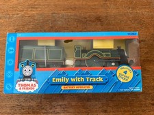2005 Tomy Trackmaster Thomas Train Battery Operated Emily with Track