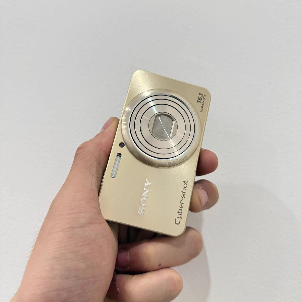 SONY Cyber-shot DSC-W570 Digital Camera 5x Optical Zoom 720p HD