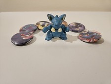 Vintage 1999 Mini Pokémon Nidoqueen Takara TOMY Figure Nintendo Free Buttons