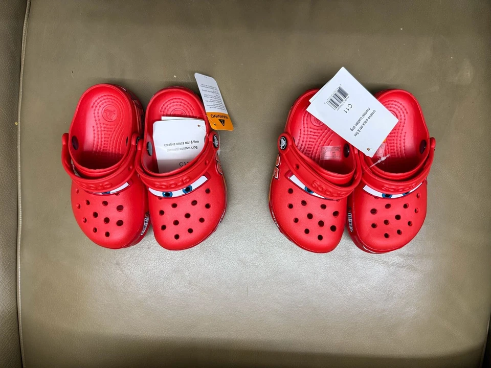 NEW Kid’s LIGHT-UP Lightning McQueen Croc NWT Kid Shoe Clog Disney C8-C12 Size - Image 2 of 4