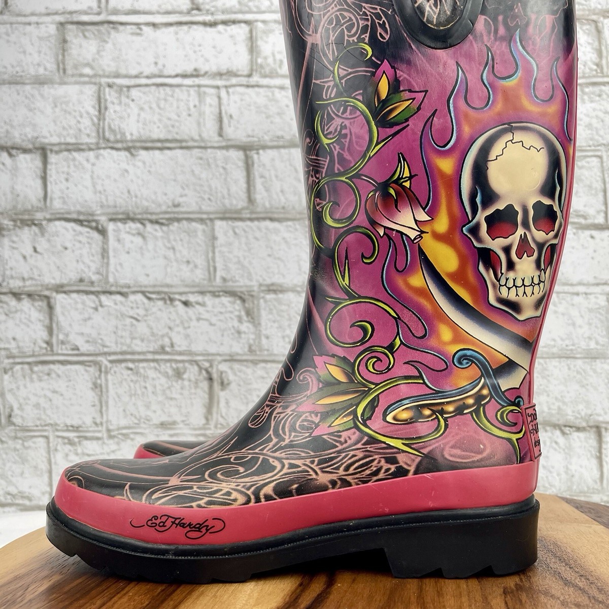 Ed Hardy スカルデザインブーツ Ed Hardy VTG Womens Sz. 6 All Over Flaming Skull Print