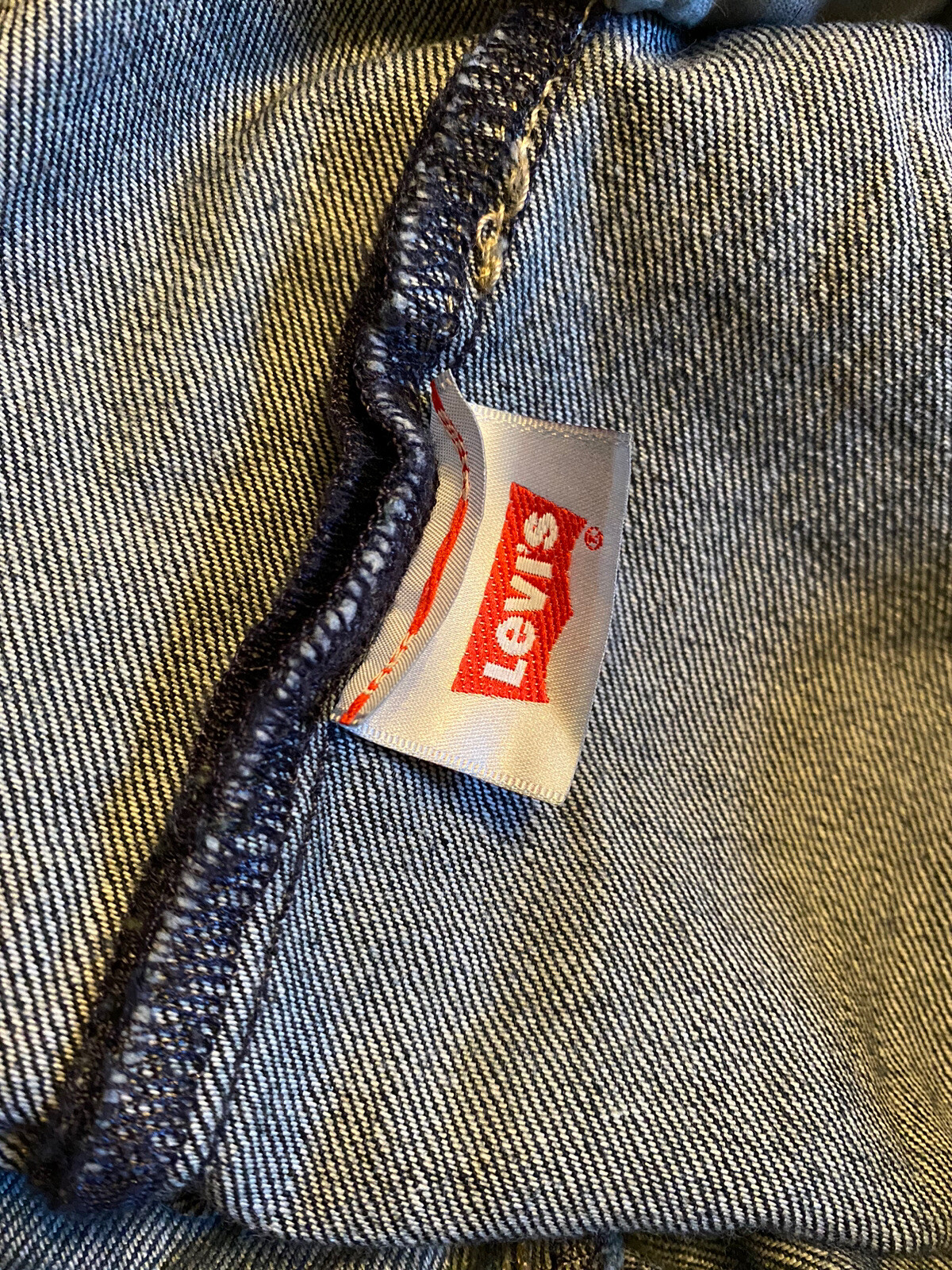 Men&rsquo;s 501 Levis Straight Leg Button Fly Jeans Size 40 X 30 Actual 40 X 29