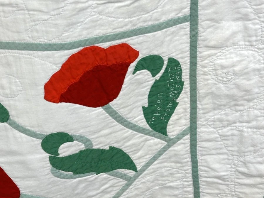 Шикарный! Датированная 1935 Красный Мак ЛОСКУТНОЕ ОДЕЯЛО Аппликация Винтажная Подписанная Мать - Изображение 3 из 3