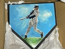 Griffey Jr 1996 UDA Painted Base 22/24 Autographed. Stunning!