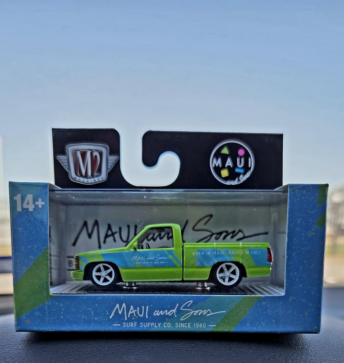 M2 Machines 1990 Chevrolet C1500 Silverado Maui And Sons R95