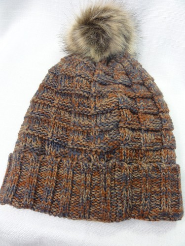New MUK LUKS Knit Beanie Hat Faux Fur Lined Pom Pom - Picture 4 of 7