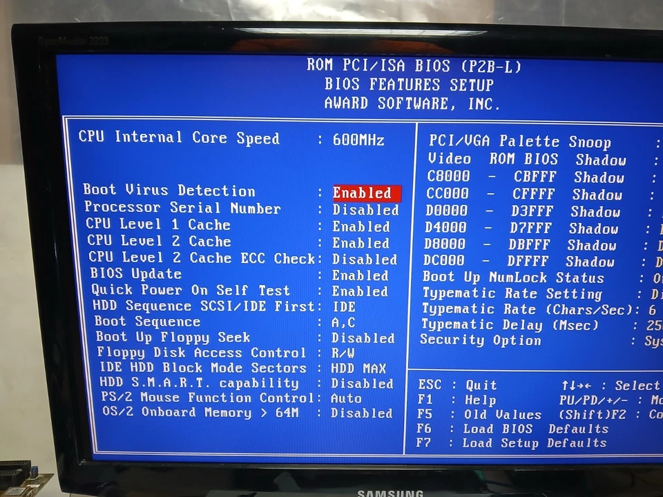 PENTIUM III 600E / 256 / 100 / 1.65V / S1 - SLOT 1 RETRO CPU - SL3H6- RARE ! - Image 4 of 4