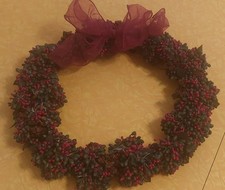Vtg Pottery Barn Red and Green Beaded Pinecone Wreath, 11"