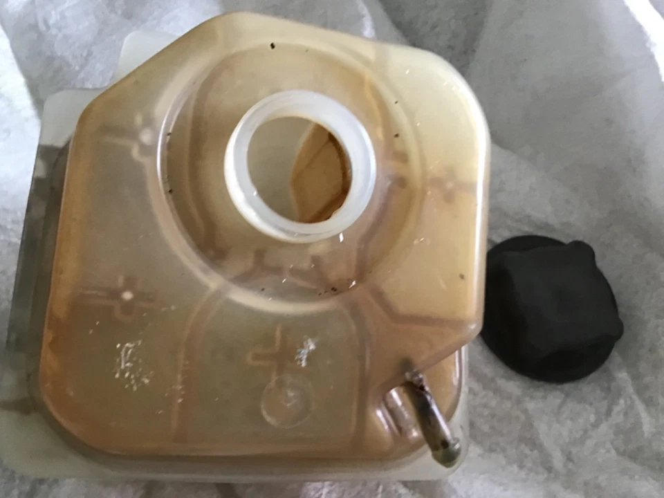 原装二手发动机冷却液水库 92-98 沃尔沃 740 940 960 S90 V90 — 第 4/4 张图片