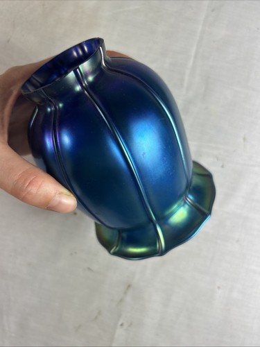 Antique BLUE IRIDESCENT ART GLASS LAMP SHADE - Picture 3 of 6