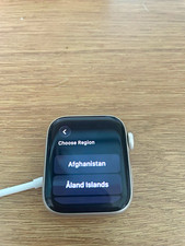 Apple Watch SE (2nd Gen) 40mm Starlight Aluminium Case, Silicone Band