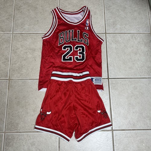 VINTAGE CHICAGO BULLS #23 MICHAEL JORDAN CHAMPION JERSEY & SHORTS SZ M 10-12