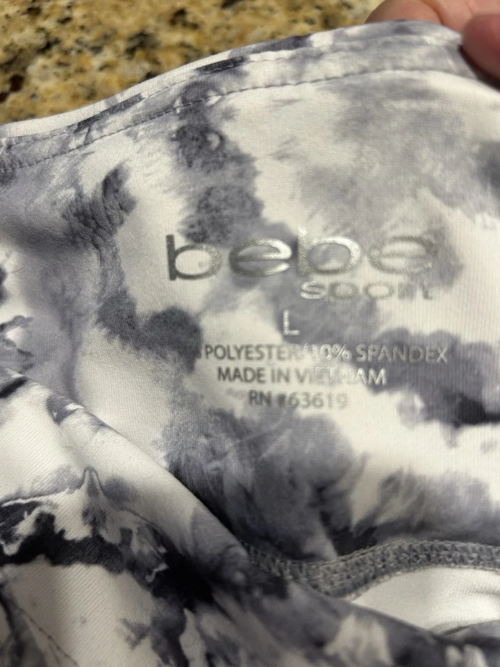 Paquete Bebe Top Gris Manga Corta y Gris Blanco y Negro Capri Ambas Talla Grande Foto 3 de 4