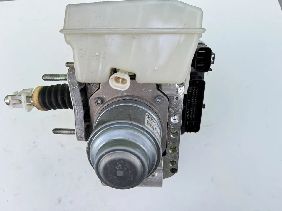 Unidad de módulo de bomba de freno antibloqueo ABS Alfa Romeo Stelvio 2018-2022 1570 OEM Foto 2 de 4