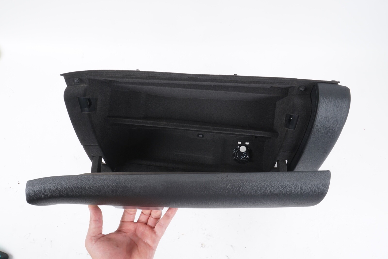 2014 - 2017 MASERATI GHIBLI GLOVE BOX STORAGE COMPARTMENT BLACK OEM