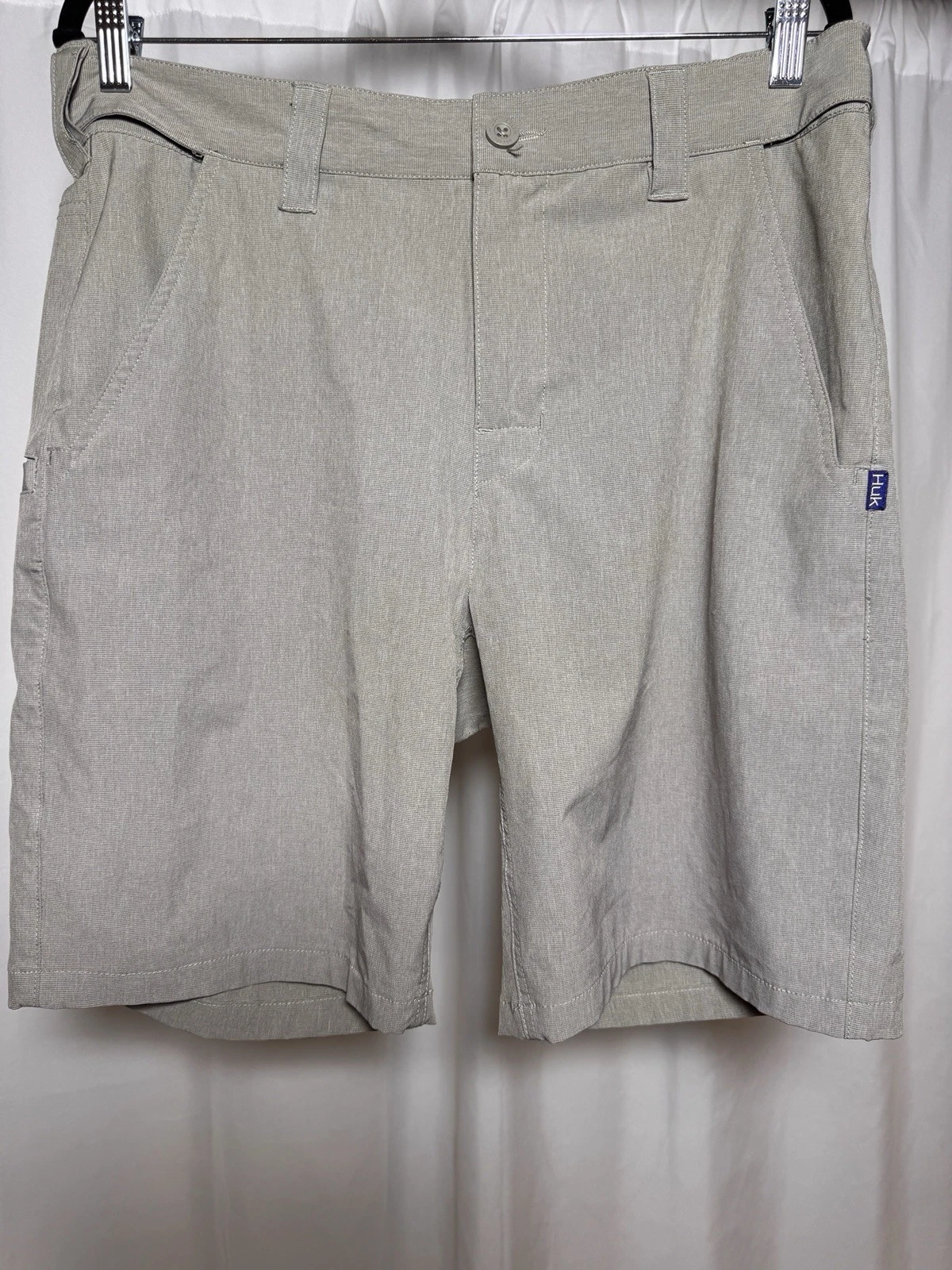 Huk Performance Fishing Mens Large Athletic Performance Shorts Light Gray