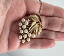 TRIFARI Signed Vintage Gold Tone Brooch Faux Pearl Grapes/Berries Safety Chain