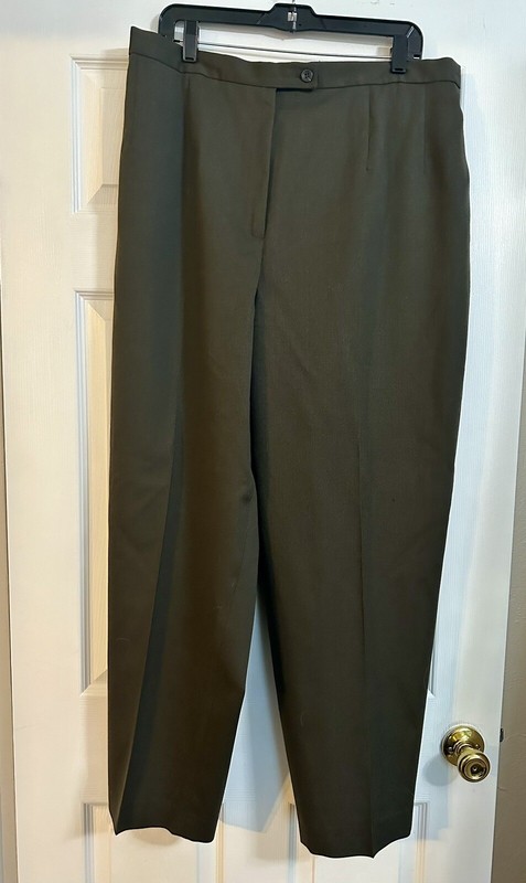 Plus Sized Women’s Harve Benard Pants - Size 22W