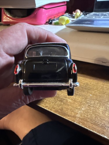 Welly Austin FX4 London Taxi Black 1/24 Scale Black Car No.43616 - Picture 4 of 7