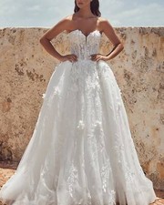 White A-Line Tulle Wedding Dresses Strapless Sweep Train Appliqued Bridal Gowns-
