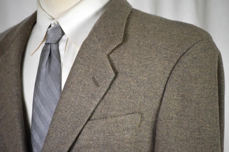 Xlent Armani Collezioni 100% Cashmere Taupe Twill Sport Coat Jacket Trim 44 R - Image 4 of 4