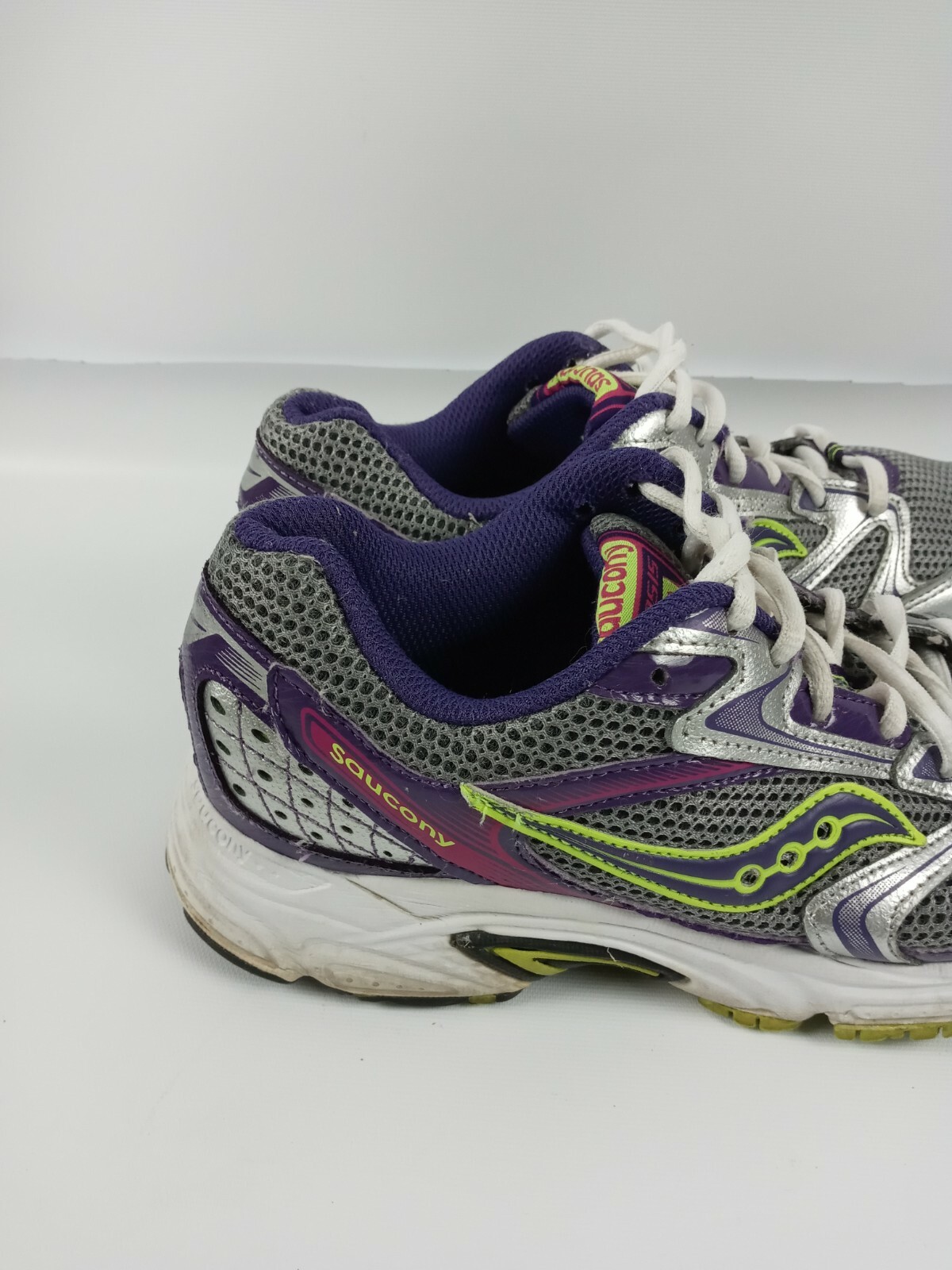 saucony oasis neutral