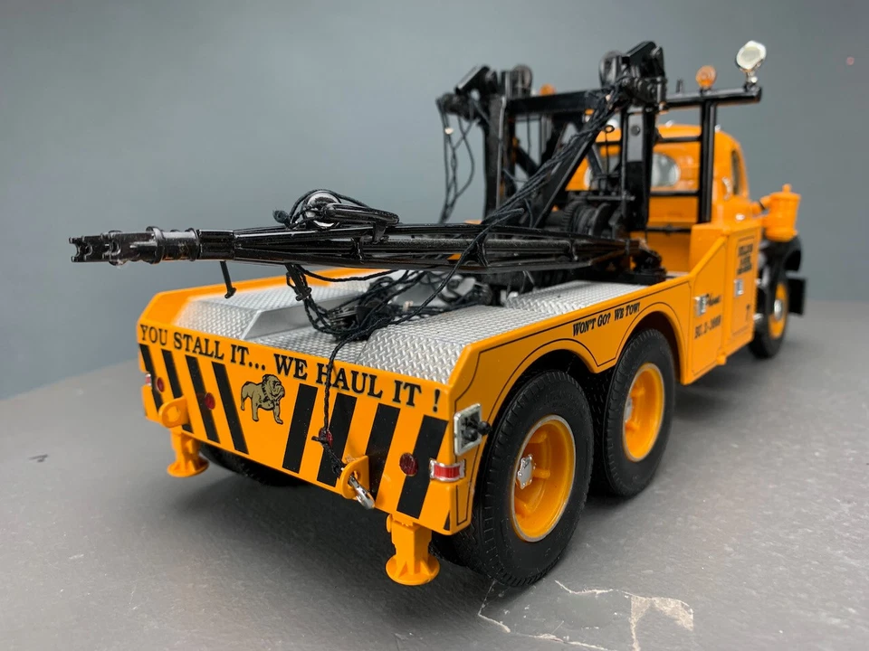 1/25 First Gear 1960 Mack Model B61 Tow Truck 49-0003 D0279 LZ - Image 4 of 4