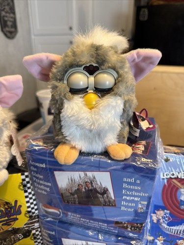 2 Vintage Tiger 1998 Furby grau/weiß einer | Original Etikett 70-800 getestet & funktioniert! - Bild 2 von 9