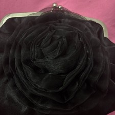 Black White Black Kiss Lock Clutch w/ Silver Chain Strap Lined Ruffle Pockets
