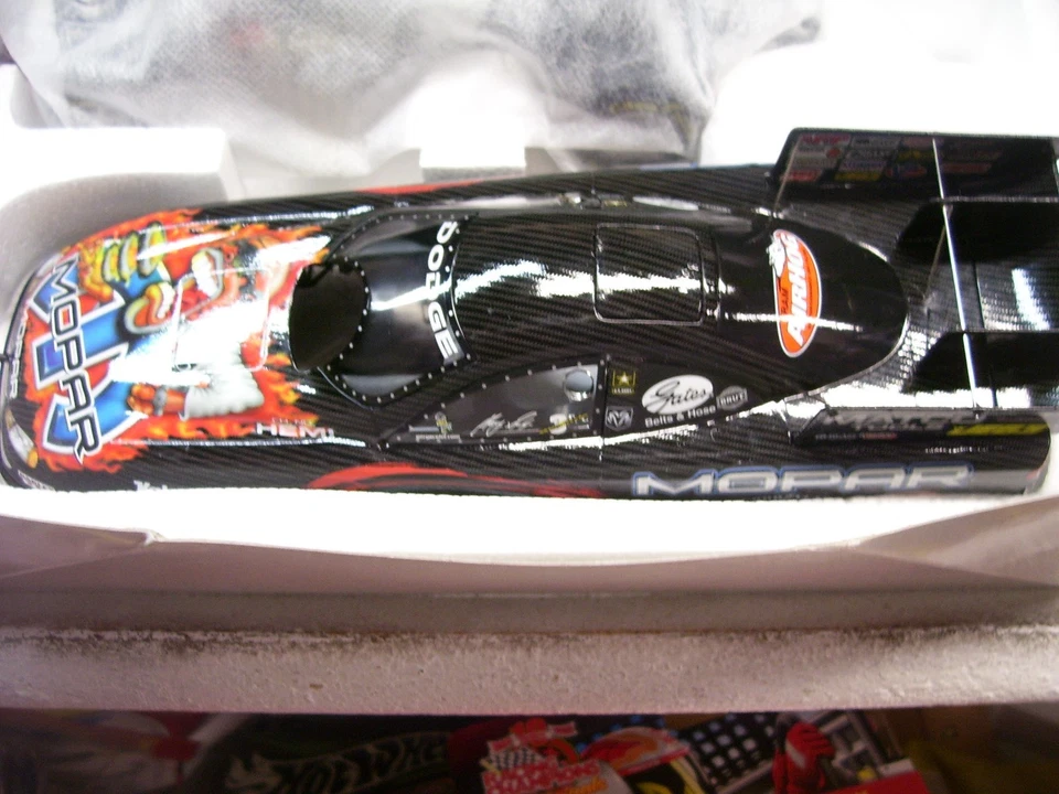 2005 1/24 GARY SCELZI OAKLEY FIBRA DE CARBONO DODGE STRATUS AÇÃO NHRA CARRO ENGRAÇADO - Imagem 3 de 4