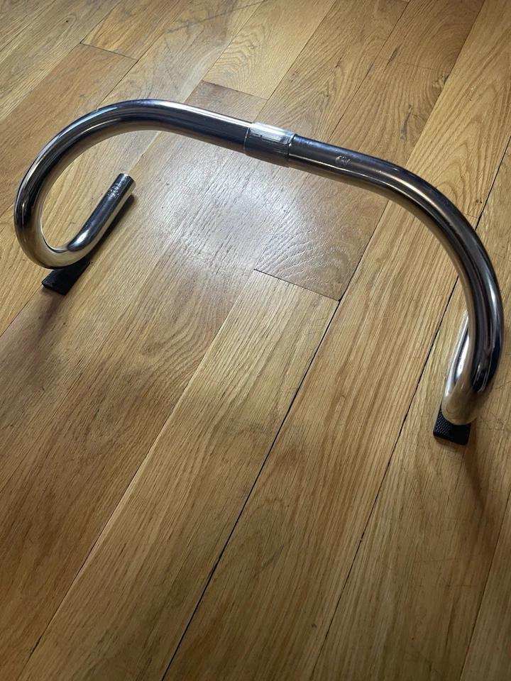 Braçadeira Nitto NJS Track Drop Guidões cromados 420mm largura 26mm - Imagem 4 de 4