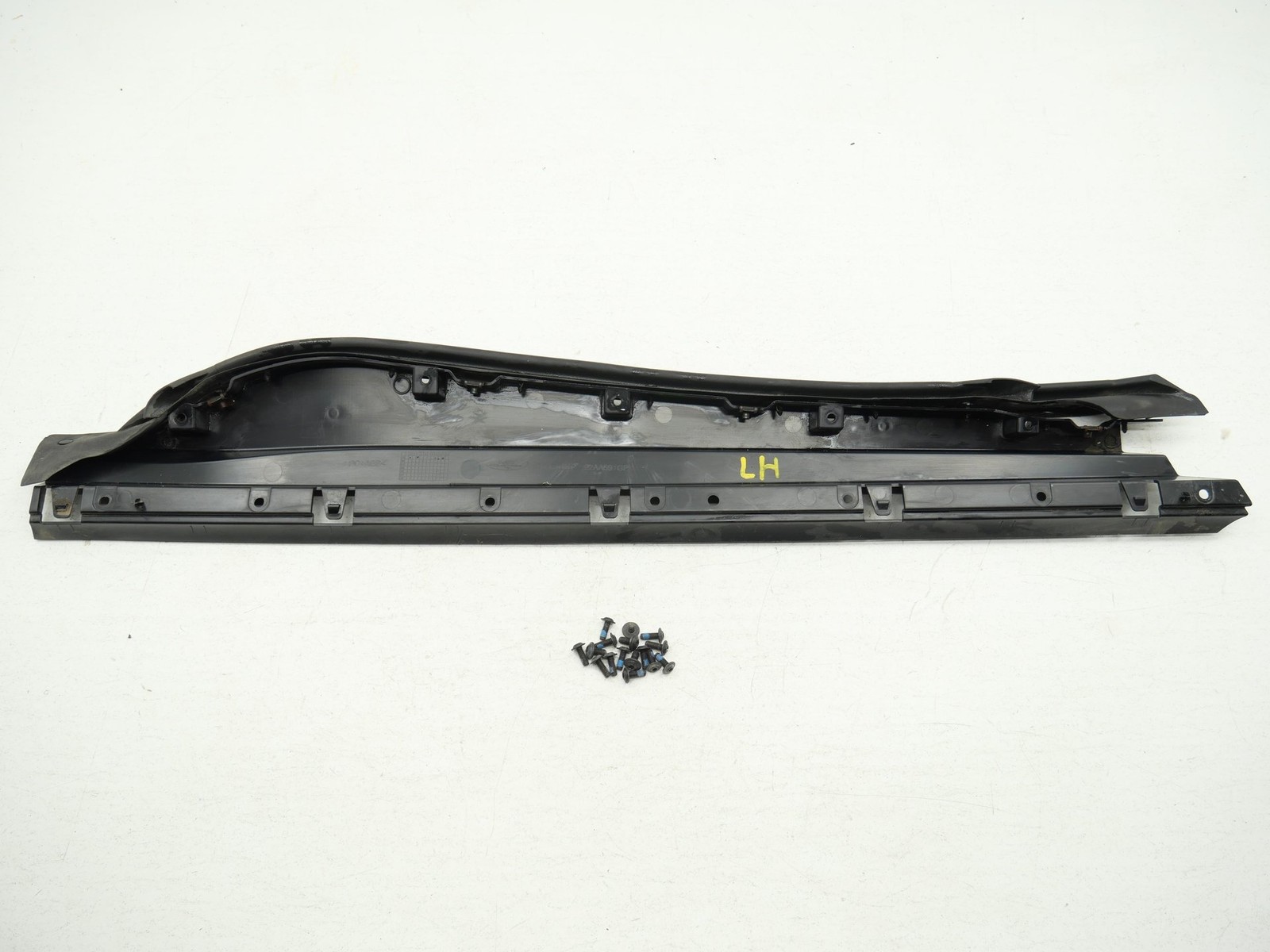 Used Right Passenger Door Lower Moulding Panel Bracket 2020-2023 Mclaren GT OEM