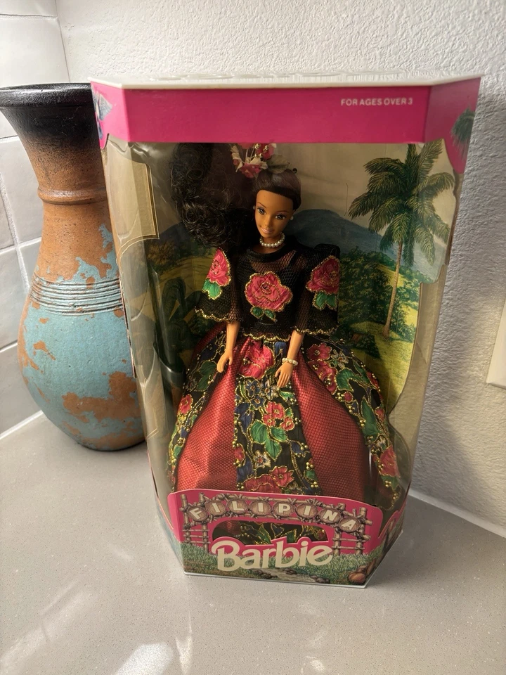 RARO HALLAZGO FILIPINA BARBIE 60481-9903 DISEÑADO POR TESORO EDICIÓN LIMITADA 1000! Foto 2 de 4