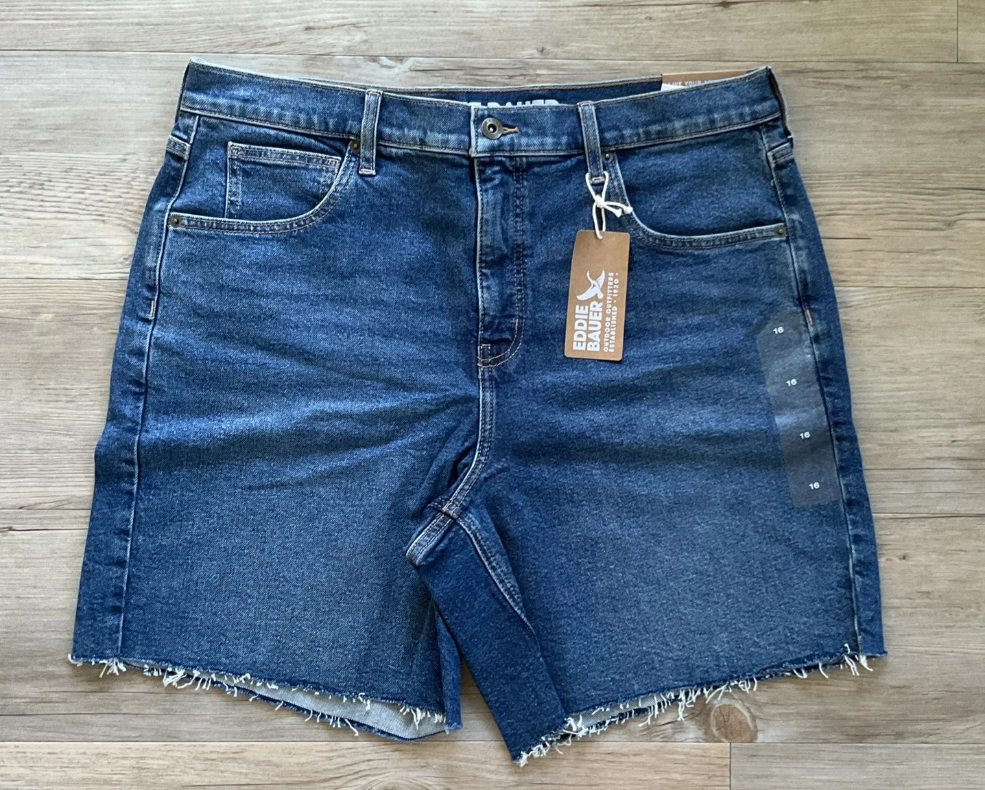 Eddie Bauer Women’s Authentic Voyager Denim Shorts Blue Size 16 NWT