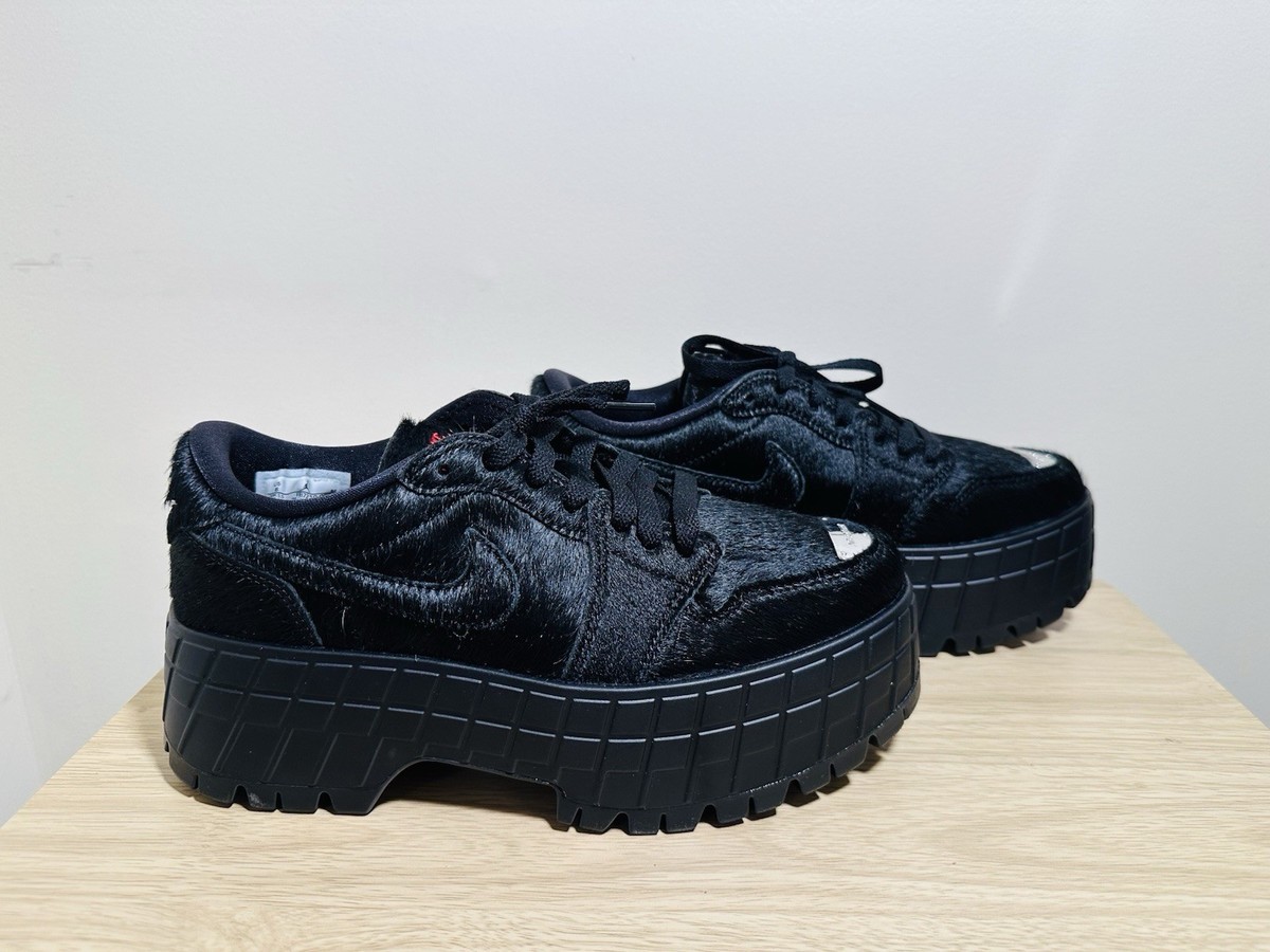 Nike Air Jordan 1 Brooklyn Low athletic shoes black pony