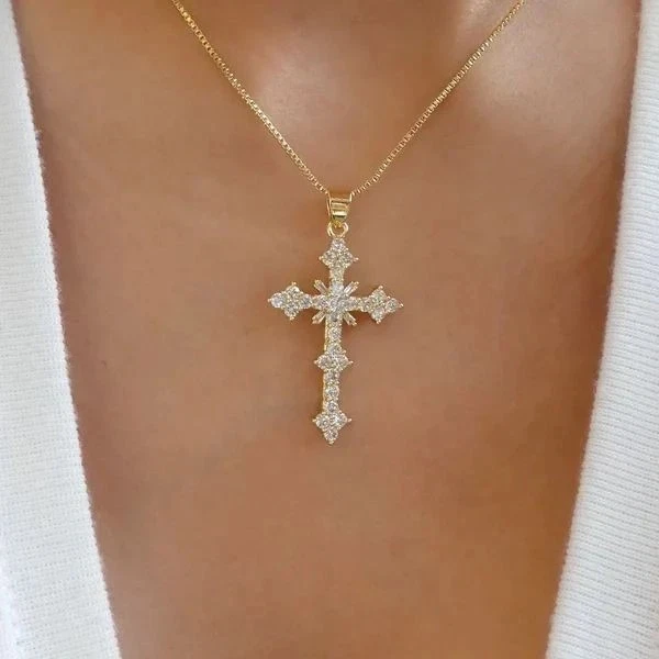 Impresionante cadena colgante cruz diamante simulado corte redondo chapada en oro amarillo de 14 k Foto 3 de 4