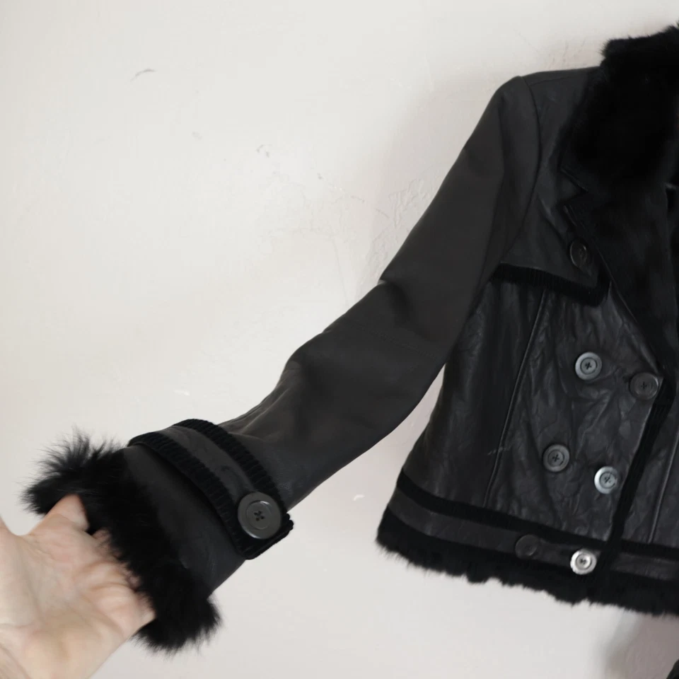 Chaqueta de cuero negra Juicy Couture para niñas ribete de piel negra mediana doble pecho Foto 3 de 4