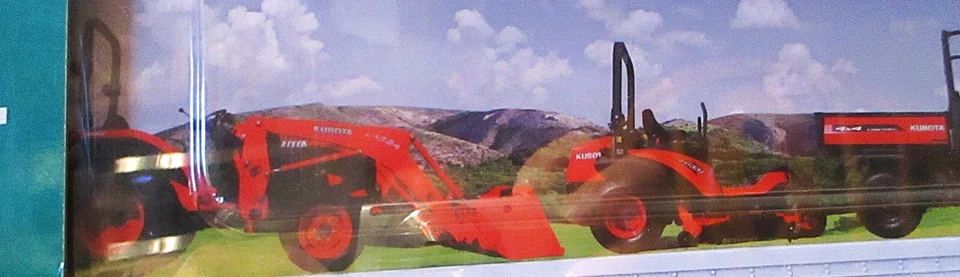 KUBOTA Delivery Truck Volvo Semi 1:32 New Ray 2013 L3800 ZD331 SVL90-2 4x4 UTV - Image 3 of 4