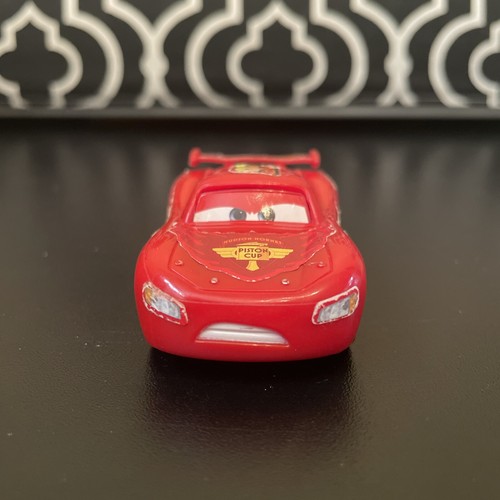 Disney Pixar Cars Lightning McQueen with Crash Damage Quick Changers Race Car - Picture 5 of 11