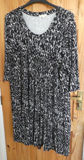 LORALETTE BLACK CREAM GREY MIDI DRESS   22 - 24  PLUS SIZE  STRETCHY LONG SLEEVE