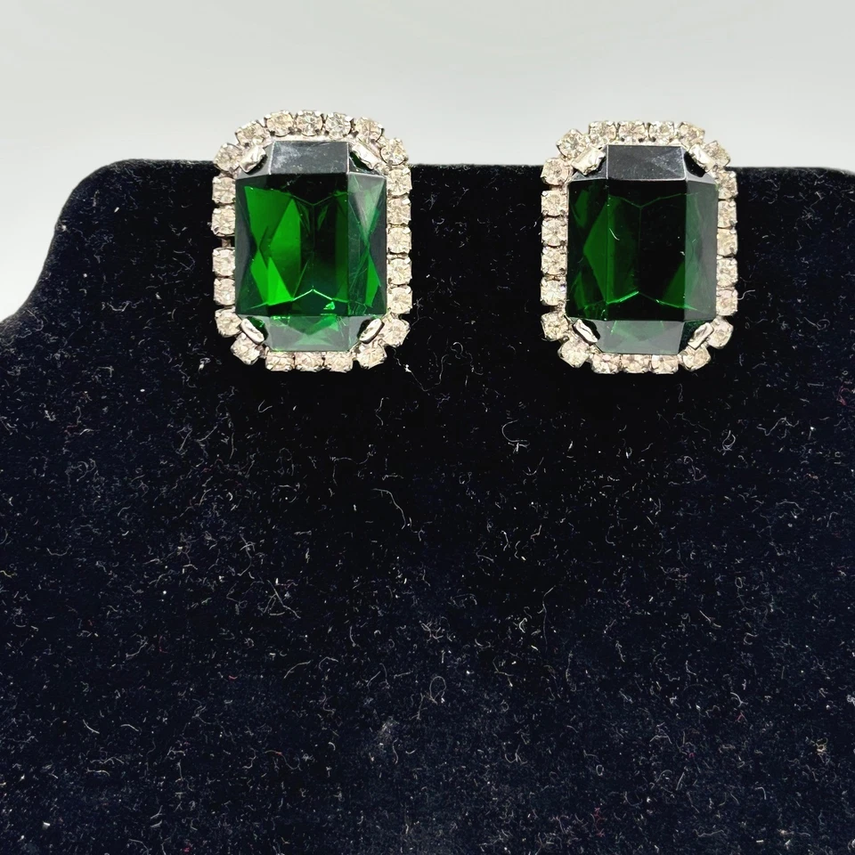 Pendientes de clip vintage de diamantes de imitación de cristal verde esmeralda pendientes malvados Foto 3 de 4