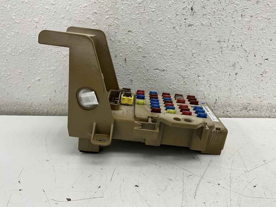 Caja de fusibles interior Subaru XV 2013 Crosstrek * 82201FJ110M4 * OEM Foto 2 de 4