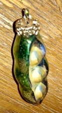 Taiwan ROC  Peas In A Pod Hand Blown Christmas Ornament Used 3  1/2” Peapod