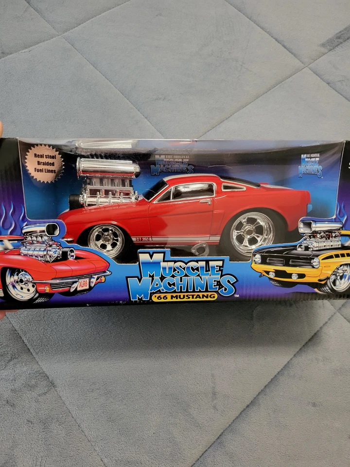 Muscle Machines, 1:18, FORD MUSTANG, SHELBY GT 350, RED/WH, NEW IN BOX! - Image 3 of 4