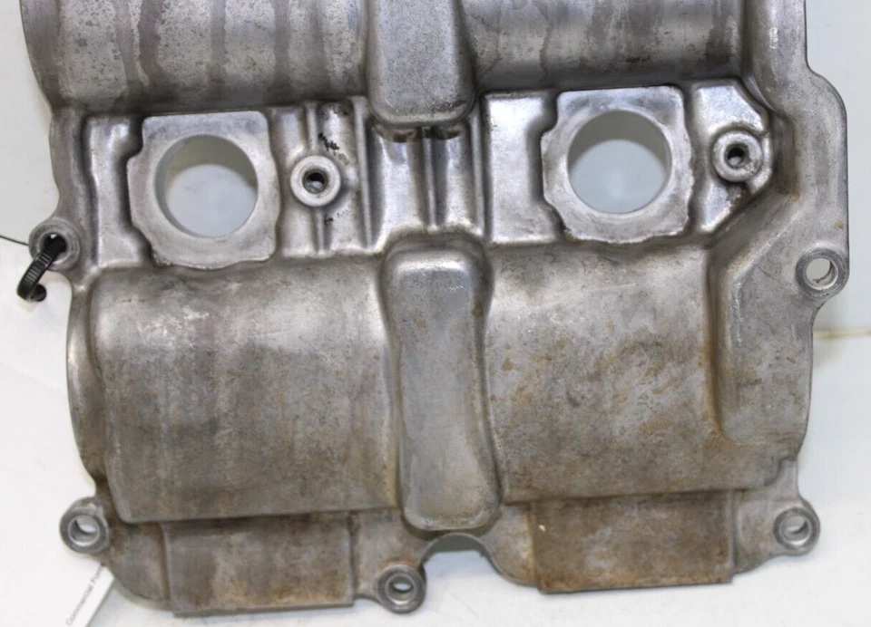 Cubierta de válvula de paso derecho Subaru XV 2013-18 Forester Impreza OEM P/N 13265AA490 Foto 4 de 4