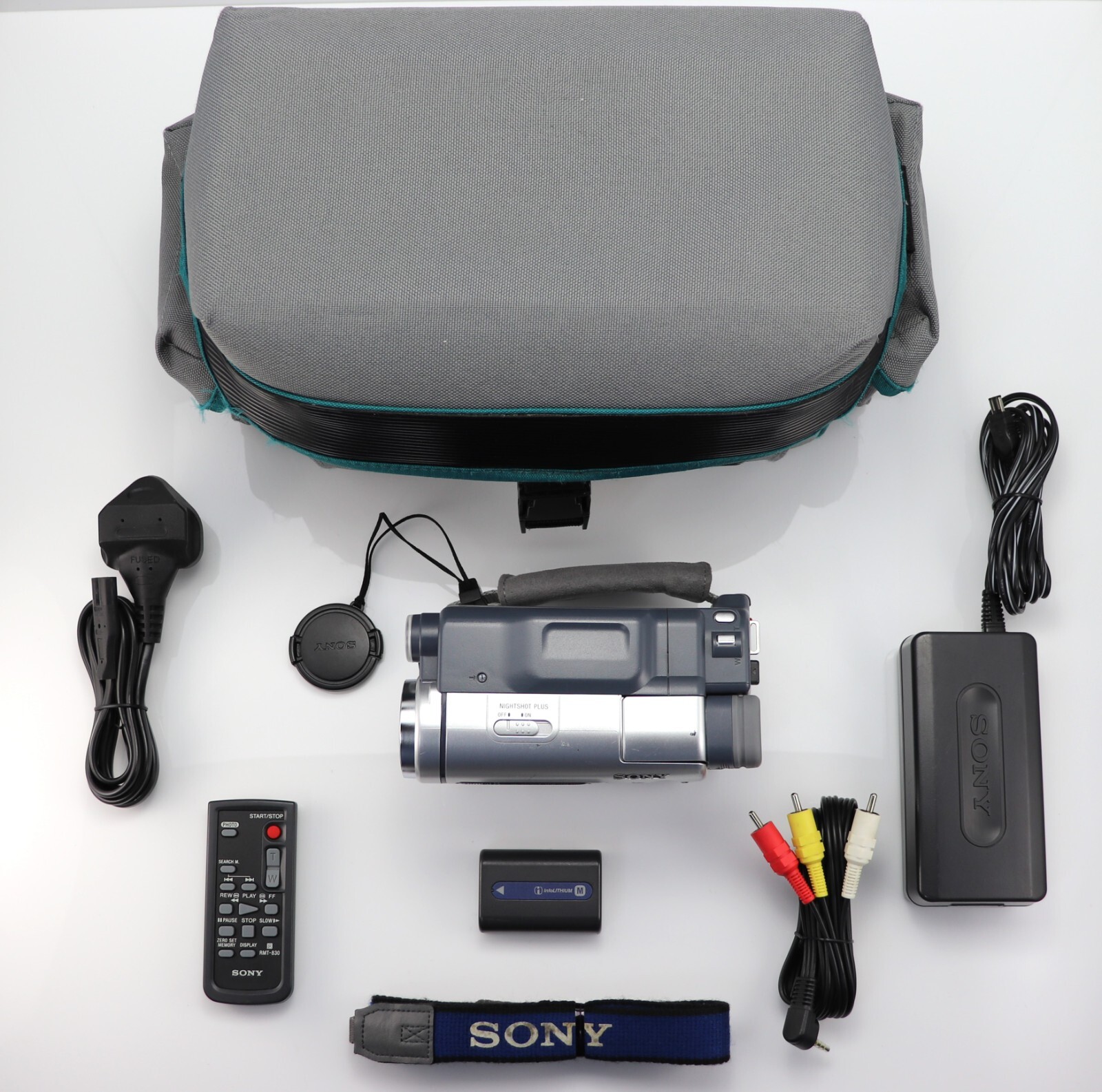SONY HANDYCAM DCRTRV265E CAMCORDER DIGITAL 8 VIDEO CAMERA TAPE