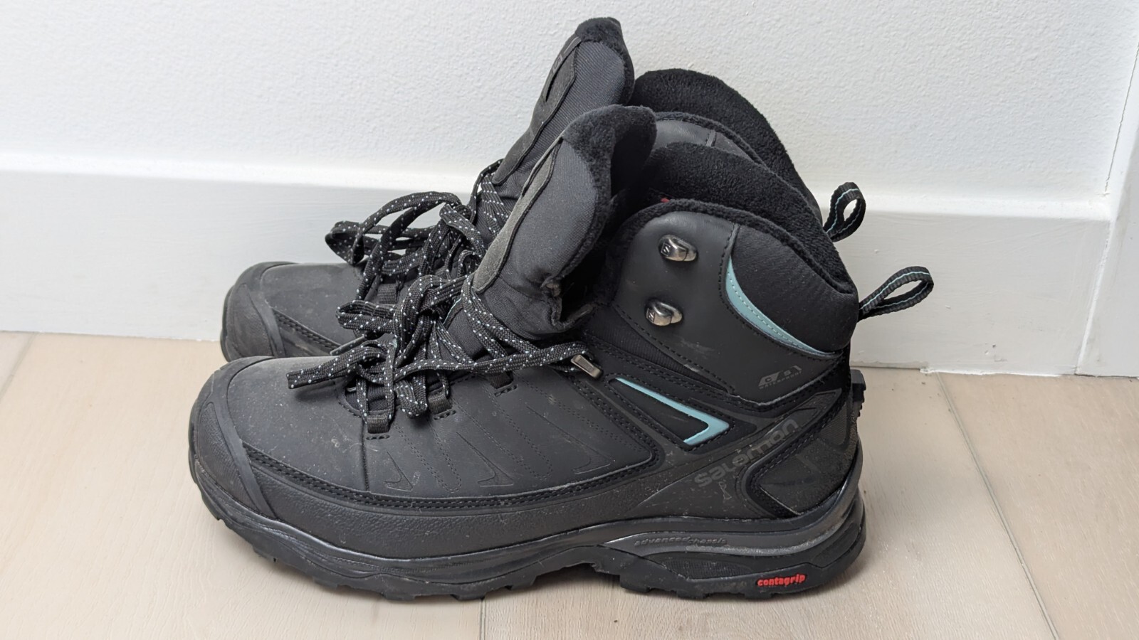 Stivali da trekking Salomon donna 7 5 x ultra metà invernali 404796 neri isolati