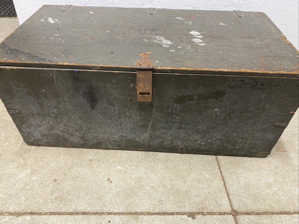 U.S. Army Foot Locker Texas Trunk Co. 32